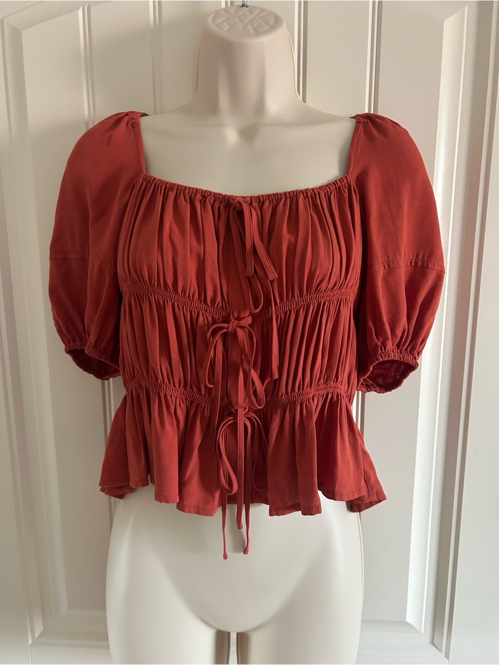 NEW Few Moda Nora Tiered Peplum Top Sz XS